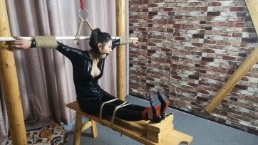 【随心原创】雅思 胶衣女特工 老虎凳拷问