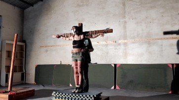 【山鬼工作室】梁姗姗在仓库受难