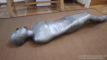 【鹿角与猫爪】《胶带木乃伊——封鼻呼控蠕动/绝对禁锢深喉》胶带全包，内置充气口塞，胶带封鼻呼控，躺椅胶带固定，口环深喉