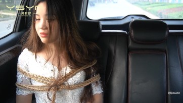 【一绳有你】【消失的白纱新娘】消失在田间地头的白纱新娘遭受麻袋绑匪捂晕抗走捆绑堵嘴装麻袋运到缅北地下牢房麻袋里挣扎
