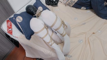 【禁忌收容所】几层丝袜套头，然后胶带全头套封闭 在打开呼吸口子和绝闷+强制GC中 度过