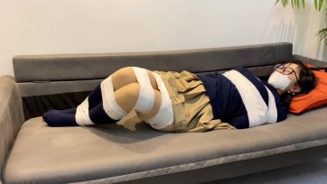 【默示录】【七七】白色胶带的束缚，可怜的七七，只能嘴巴不停的“呜呜呜”~