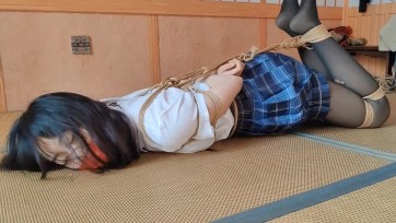 【一绳所爱】新模慧慧《舞蹈老师遭绑架》舞蹈老师在教室等待学生，坏人伪装成学生到教室上课，舞蹈老师在比动作时，突然从坏人身上掉落的绳子和口球，然后将舞蹈老师绑架劫财，毛巾...