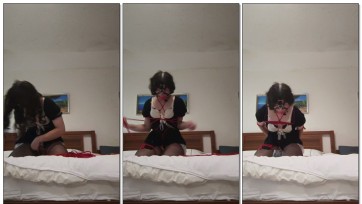 【菲菲】伪娘酒店自缚，马具口球鼻勾一带上口水哗哗流不停！开启神秘小玩具后尽情享受折腿缚的拘束吧～