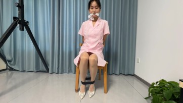【延江艺束】美女护士的日常素质训练 腿间夹纸 咬筷子流口水 丝袜堵嘴