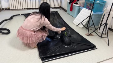 【黑魔法师】颜老师的真空床 进来了就别想出去 m被关在真空床里百般调教！