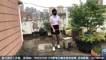 【新月原创】【玉箫】【户外】黑丝女孩的天台大冒险 手脚带铐 探索陌生的超大天台 视野相当好 最后拷在梯子上