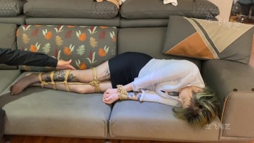 【龙飞绳艺】入室绑架保险员 虐待 昏厥 G潮 强力抚摸 婴er抱