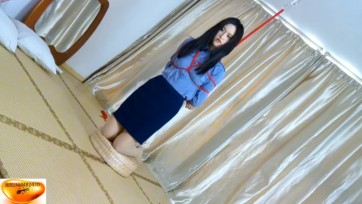 【绳舞飞扬】苏菲亚商业间谍蒙难 美女作为商业间谍被抓的下场是，紧缚+鞭打+棒棒+TK+绑脚押解