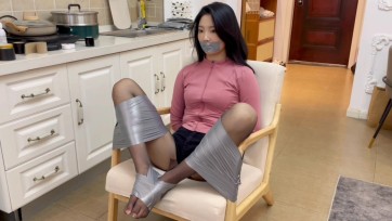 【默示录】小橙的黑色胶带与椅子缚~