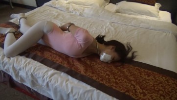 【随心】小M 体操服白丝 纱布白胶带和透明胶带三层堵嘴 一个小时镣铐禁锢