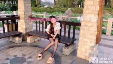 【MUMUZI】远程遥控走路都踉踉跄跄的～户外把你玩强高真刺激又怕被人看到/女调女/控制/手铐/户外/室外/外出/遥控/黑丝/强高/大长腿/第一视角