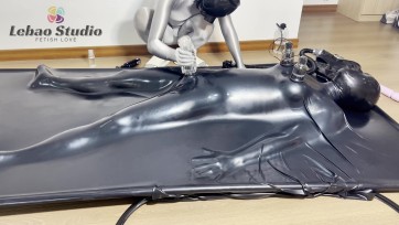 【恋物癖姐姐】【乳胶真空床】姐姐飞机杯套J榨取 ｜ 超速旋转吮吸ru头(日本器具)｜防毒面具呼吸kz｜大扳手榨取