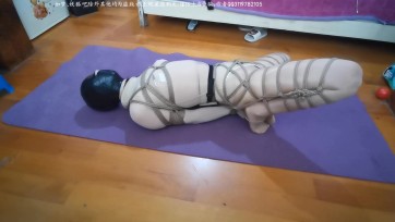 【我的媳妇】135弹、双层肉丝、分腿驷马放置+绞刑失禁、好大一泡、高强度电击极限挣扎、棒棒QZGC