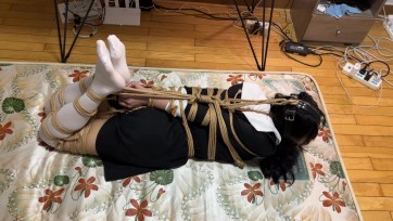 【玩奴原创】真的好痛，颈椎关节不好的怕痒大学生妹子体验超紧蛇缚暴杀驷马！呼吸困难好惨！