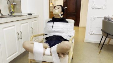 【默示录】【小橙】椅子上的白色胶带捆绑，4层胶带封嘴+丝袜蒙眼，多层封堵爱好者必看~