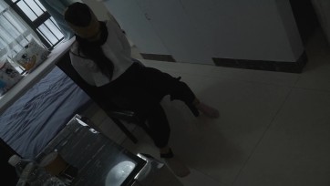 【豆子原创】裤里丝美女被入室抢劫，黄色胶带捆绑，袜子堵嘴，丝袜套头