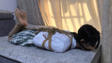 【新月原创】【红豆】 JK肉丝 暴躁驷马 蒙眼封嘴 被捏 带着口球不停骂人 暴躁无比 真的生气了