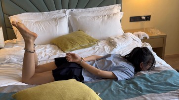 【黑玄策】蓝jk少女脚镣驷马女囚