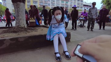 【晓鹿绳艺】【户外极限人多挑战】在这么多人面前差点失控喷出来，哥哥这次玩的过火了，还差点被人误会要把哥哥抓起来，真的是吓死了。路上全是惊没有喜！！