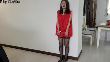 【一往情深】大尺度女犯作品《监狱长的私奴》