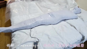 【紧缚少女樱雅酱】伪娘coser黑白双层胶带木乃伊紧缚！白丝踩脸+呼控+跳d+电击+棒棒+挠痒~挣扎扭动~！