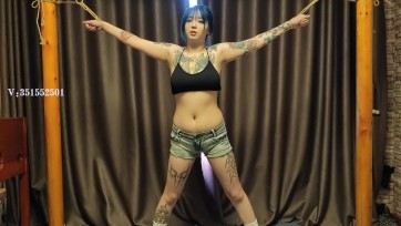 【一绳所爱】性感纹身女孩李珂儿挠痒