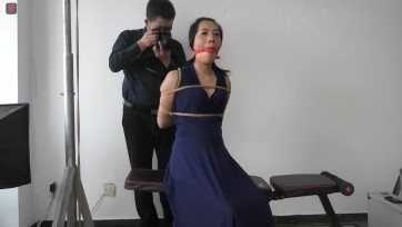 【绳之韵】一步到位试镜系列，超怕痒人妻，群演阿莲试镜上集，蓝裙、肉丝、细高，驷马股绳、TK,大号口球测试，驷马口水收集