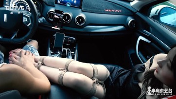 【半岛束艺台】 剧组的下班方式：惬意的副驾驶