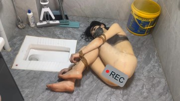 【欢乐谷原创】暗无天日，终日被调教的人妻完整深度版