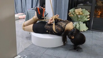 【欢乐谷原创】肉丝高跟罚站