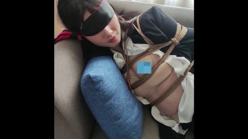 【玩绳的孩子】大三清纯妹子漏胸（打码）及OL装堵嘴