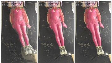 【哈曼哈w】爱丽丝第七弹，nikke胜利女神爱丽丝3层乳胶衣超极限4升白色粘液灌肠塞入45厘米g塞进入真空床耐久忍受