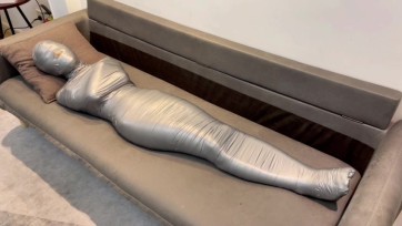 【默示录】【小星】真·银色胶带木乃伊，只剩下鼻子呼吸，“呜呜呜”，就是挣脱不了~